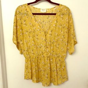 Sienna Sky Yellow Floral Blouse Sz LARGE